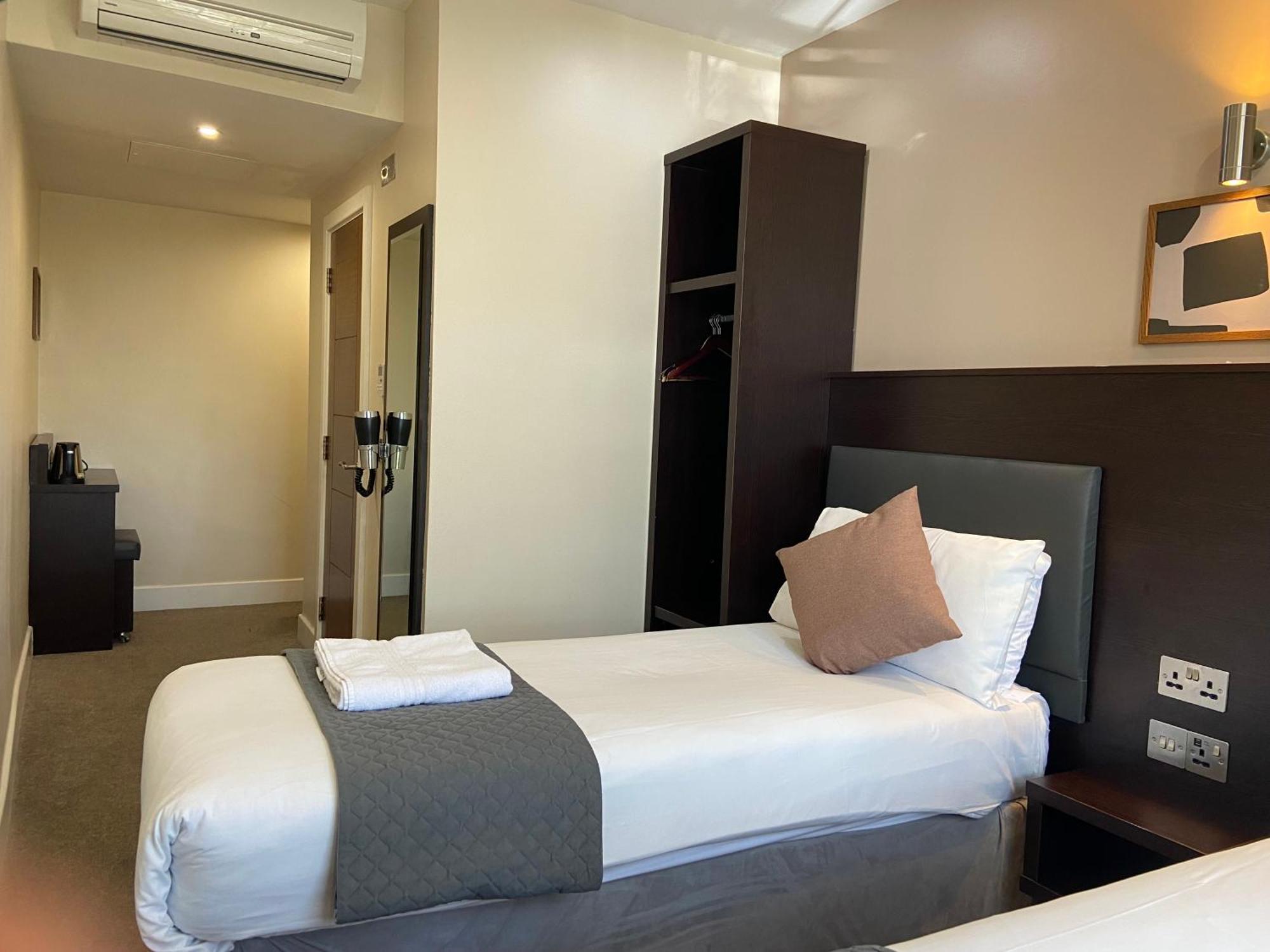 Trebovir Hotel London Bagian luar foto