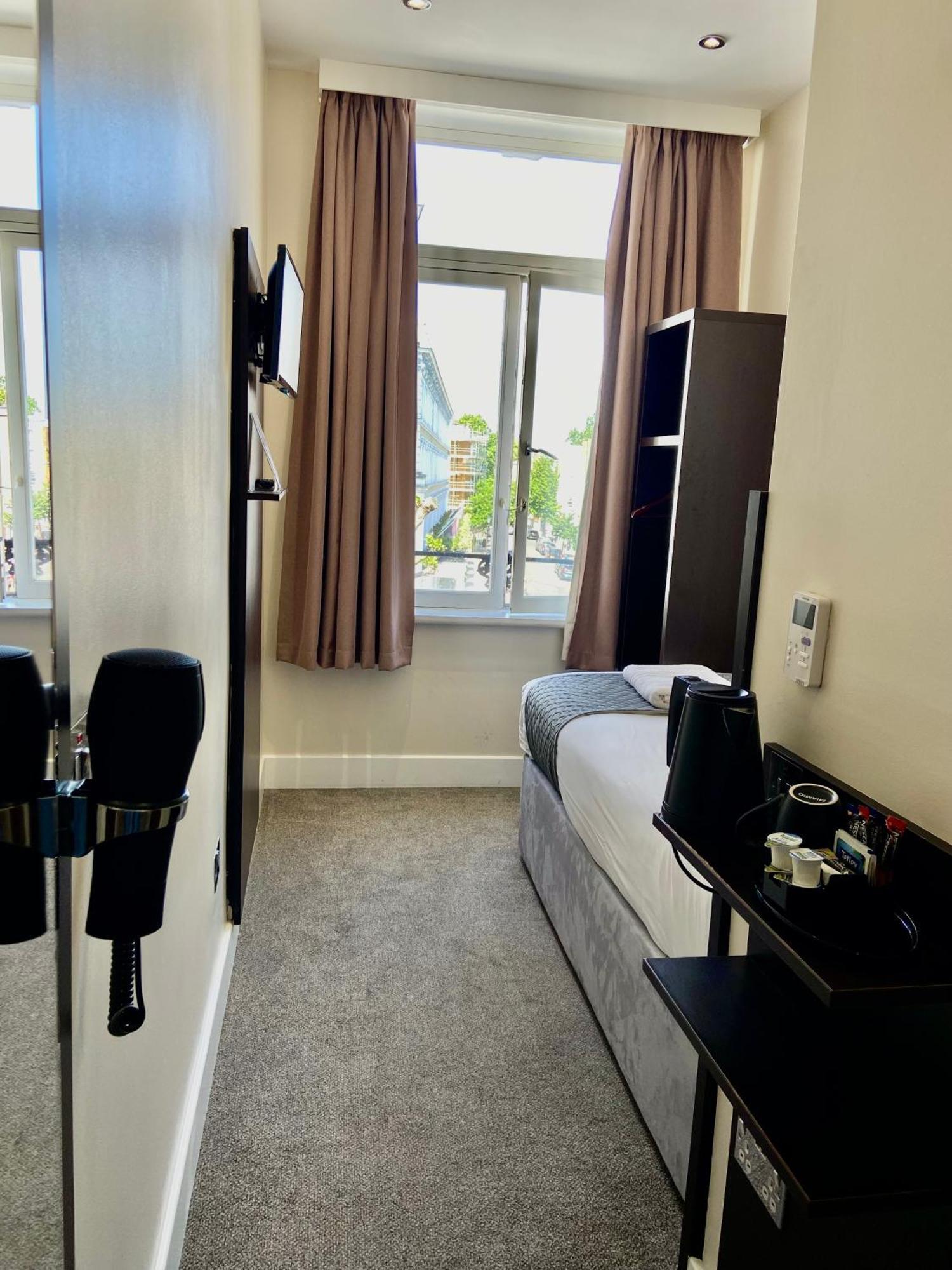 Trebovir Hotel London Bagian luar foto