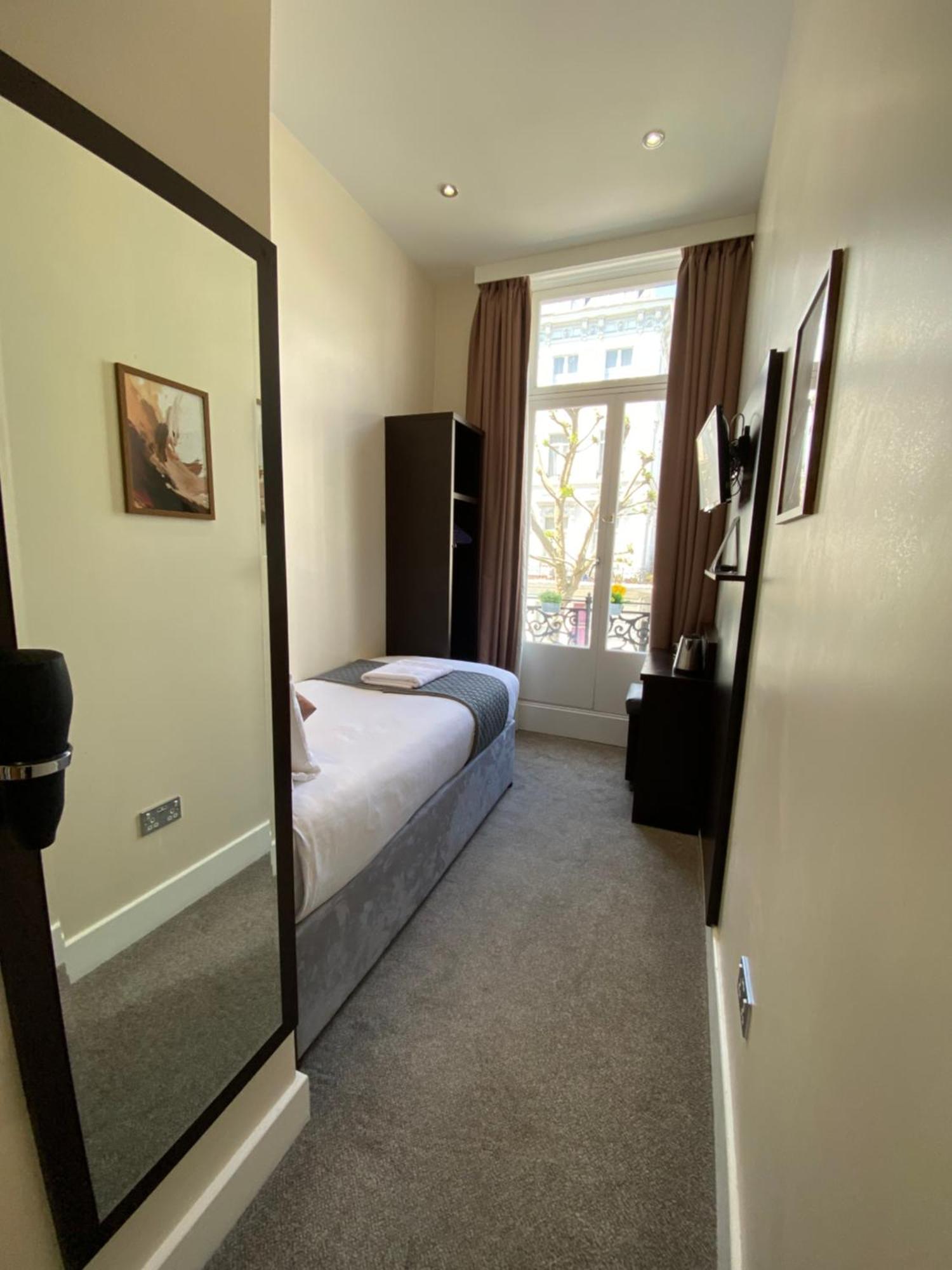 Trebovir Hotel London Bagian luar foto
