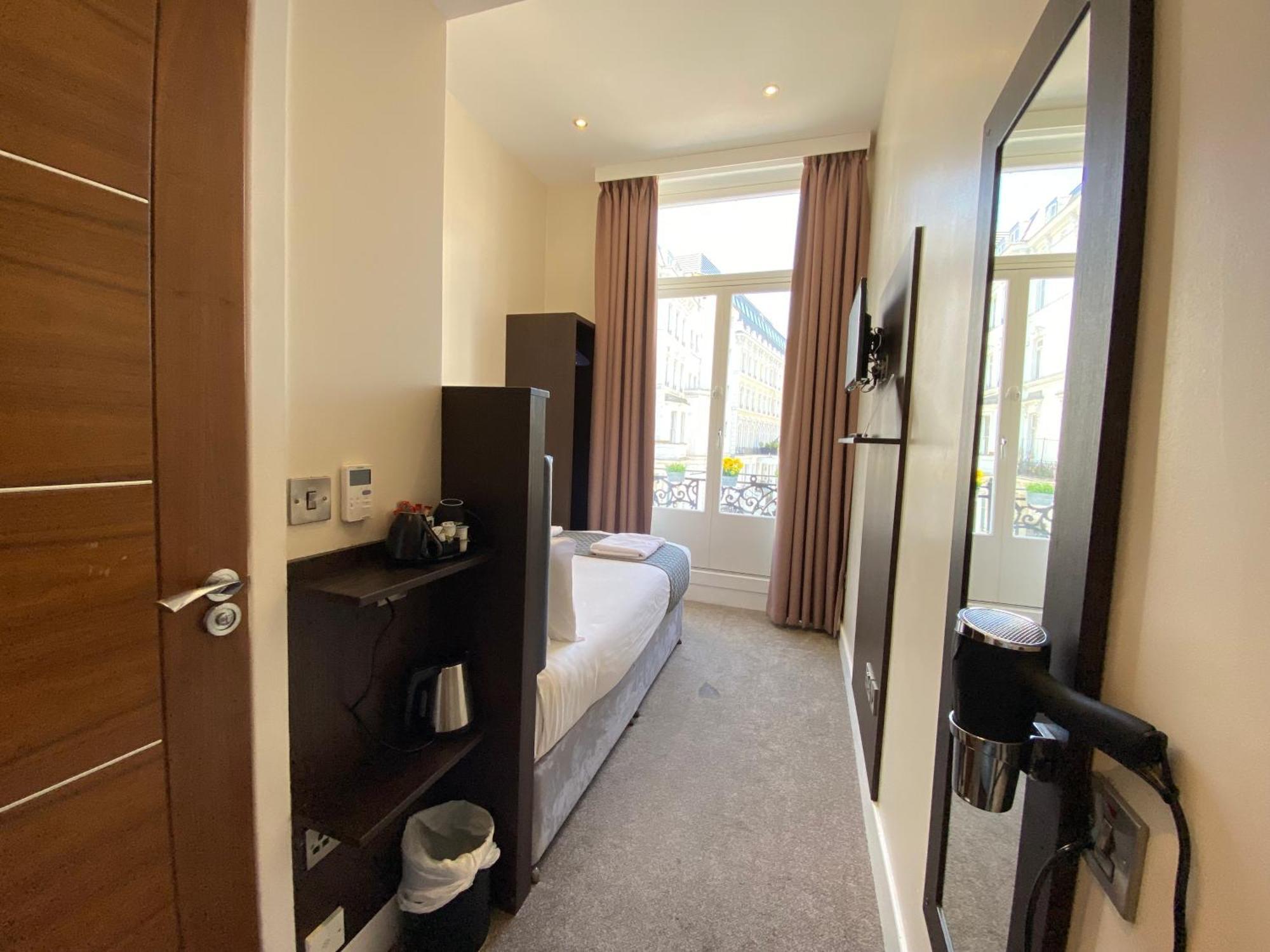 Trebovir Hotel London Bagian luar foto